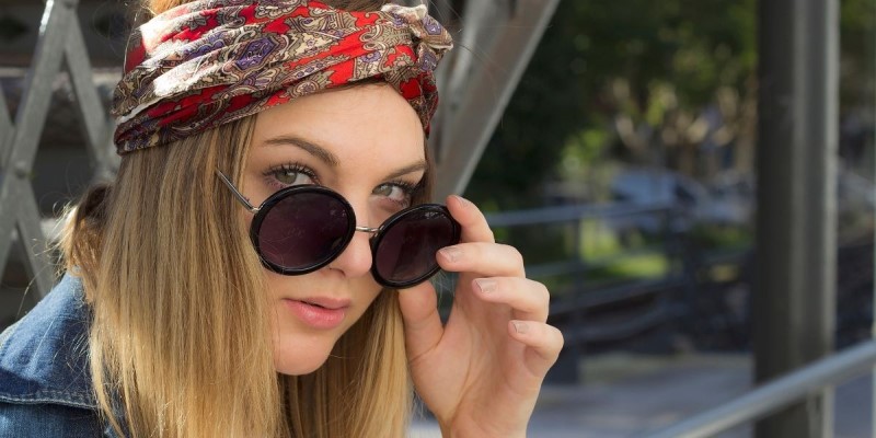 Girl wearing a hippie bandana